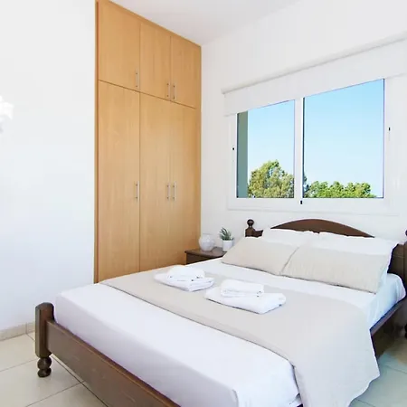 Aretina Villa *