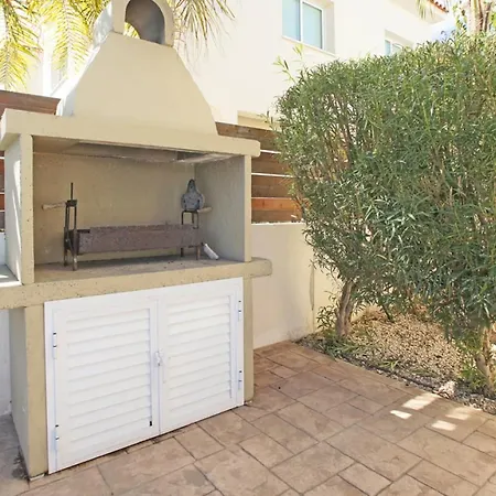 Aretina Villa Paralimni